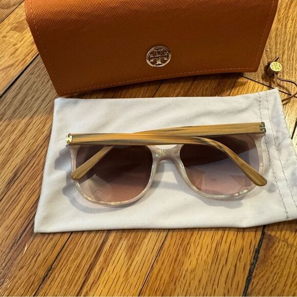 Tory Burch TY7106 Sunglasses - Picture 2 of 5